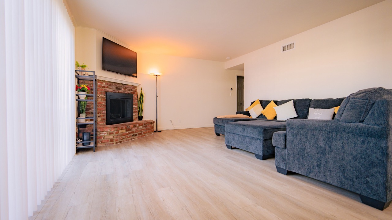 Photo of Livingroom in North Long Beach