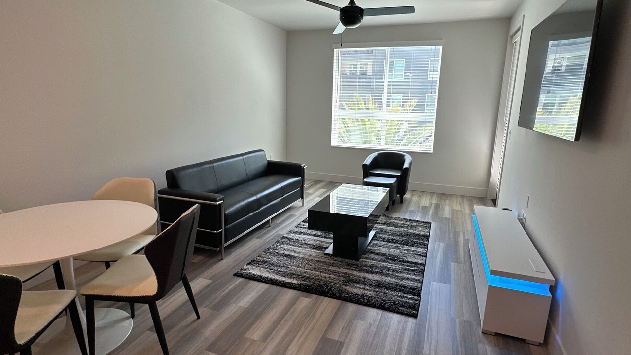 Photo of Livingroom in Platinum Triangle