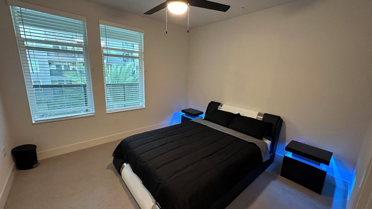 Photo of Bedroom in Platinum Triangle