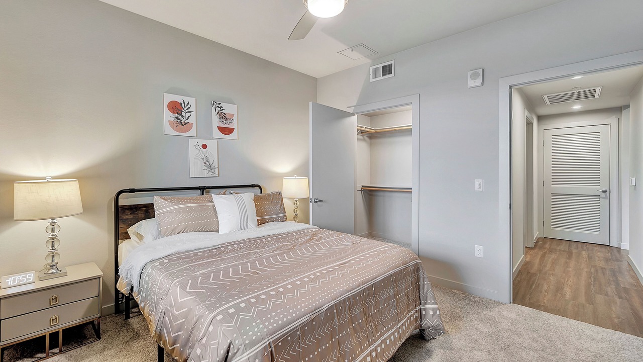 Photo of Bedroom in Platinum Triangle