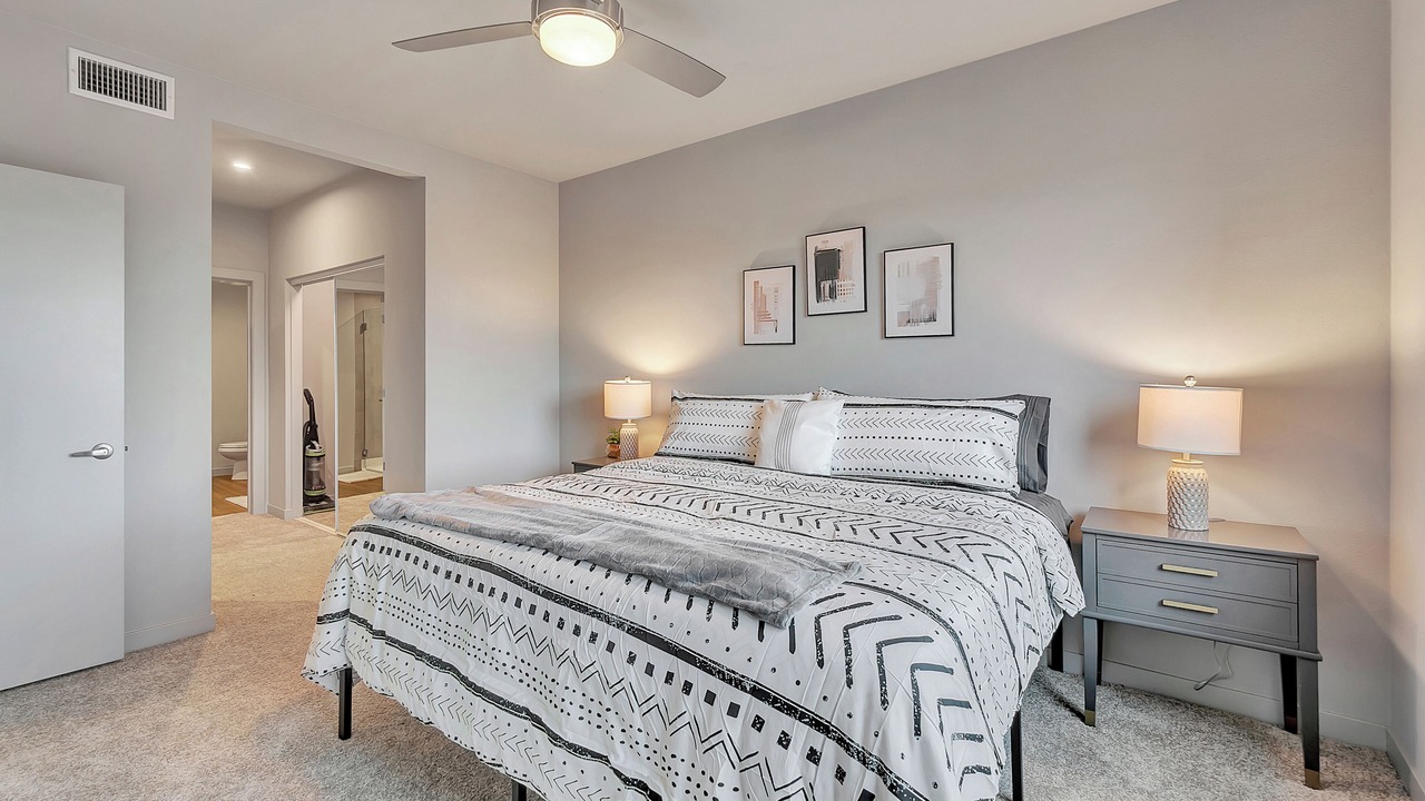 Photo of Bedroom in Platinum Triangle