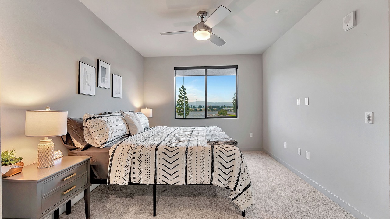 Photo of Bedroom in Platinum Triangle