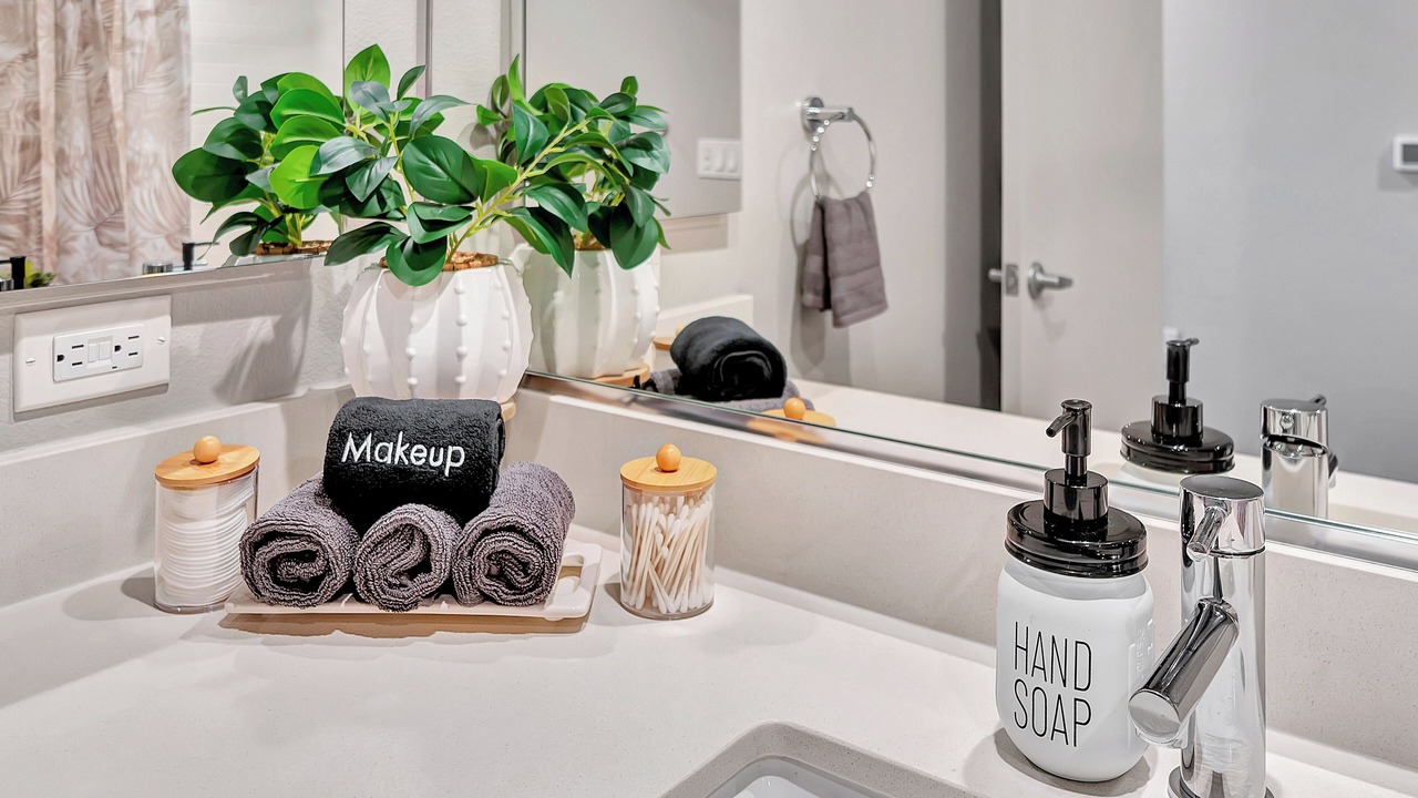 Photo of Bathroom in Platinum Triangle