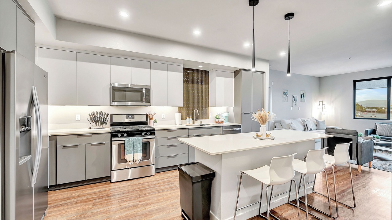 Photo of Kitchen in Platinum Triangle