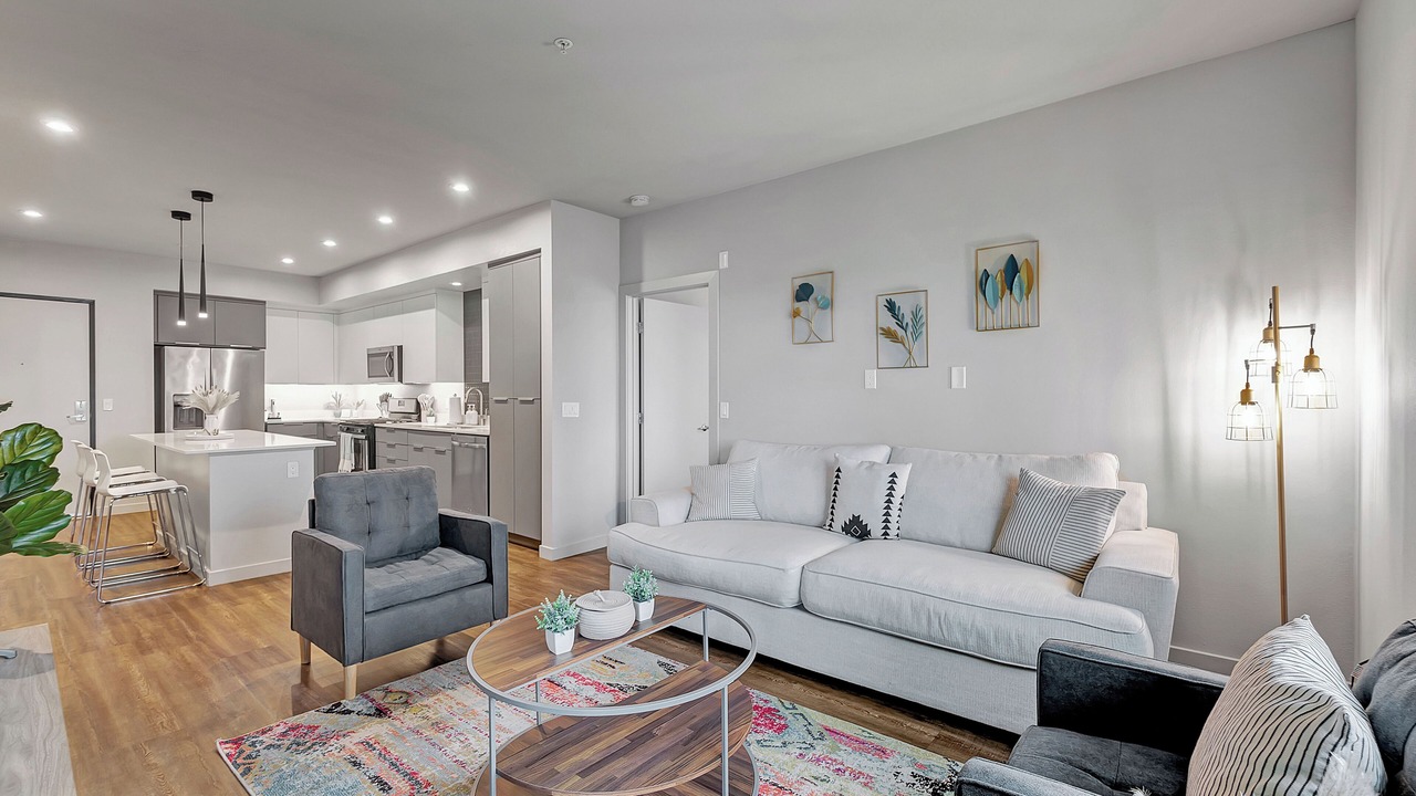 Photo of Livingroom in Platinum Triangle