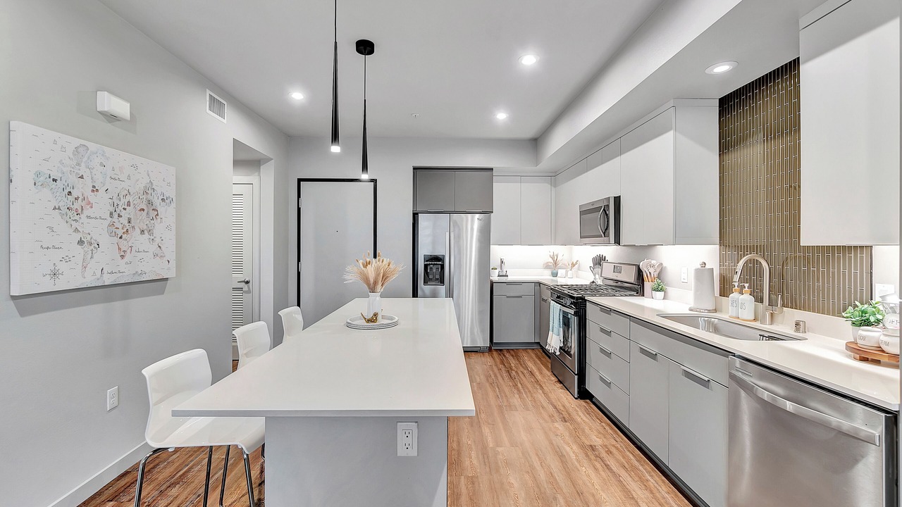 Photo of Kitchen in Platinum Triangle