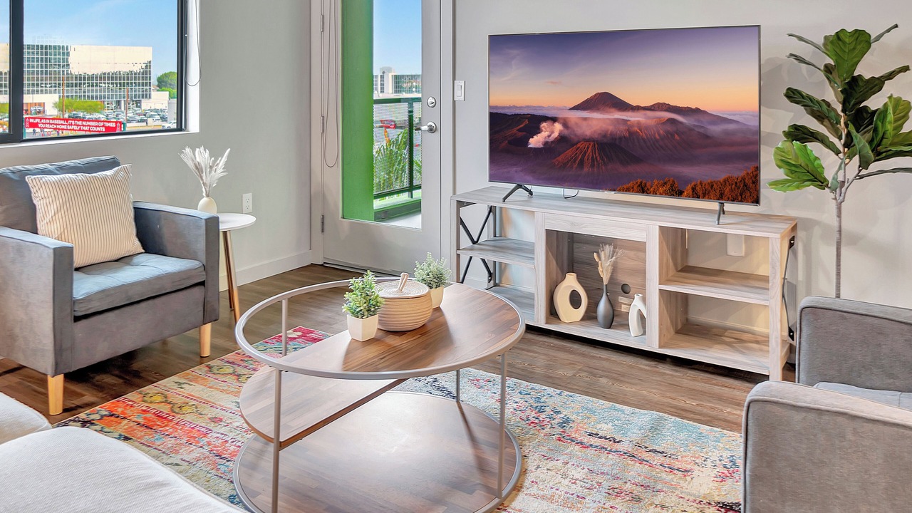 Photo of Livingroom in Platinum Triangle