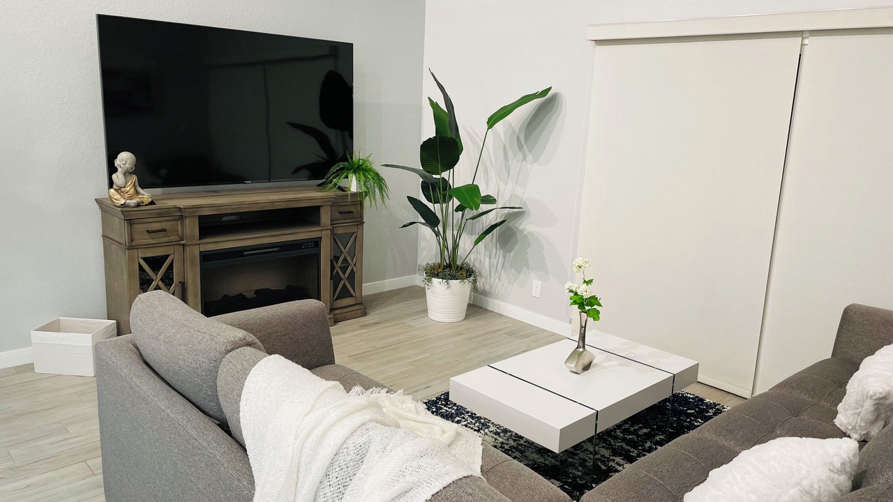 Photo of Livingroom in Baldwin Park