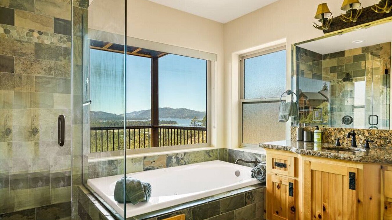 Photo of Bathroom in Castle Glen Estates