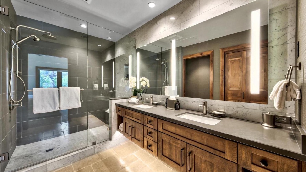 Photo of Bathroom in Lakeside Park
