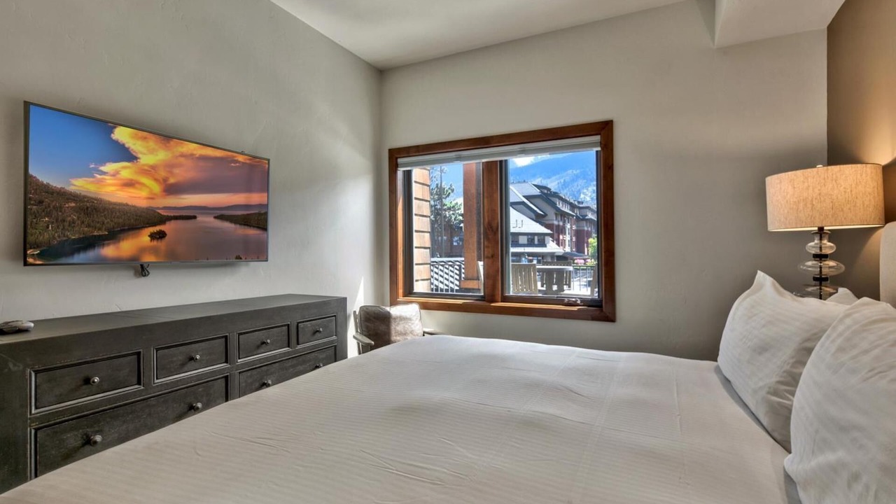 Photo of Bedroom in Lakeside Park