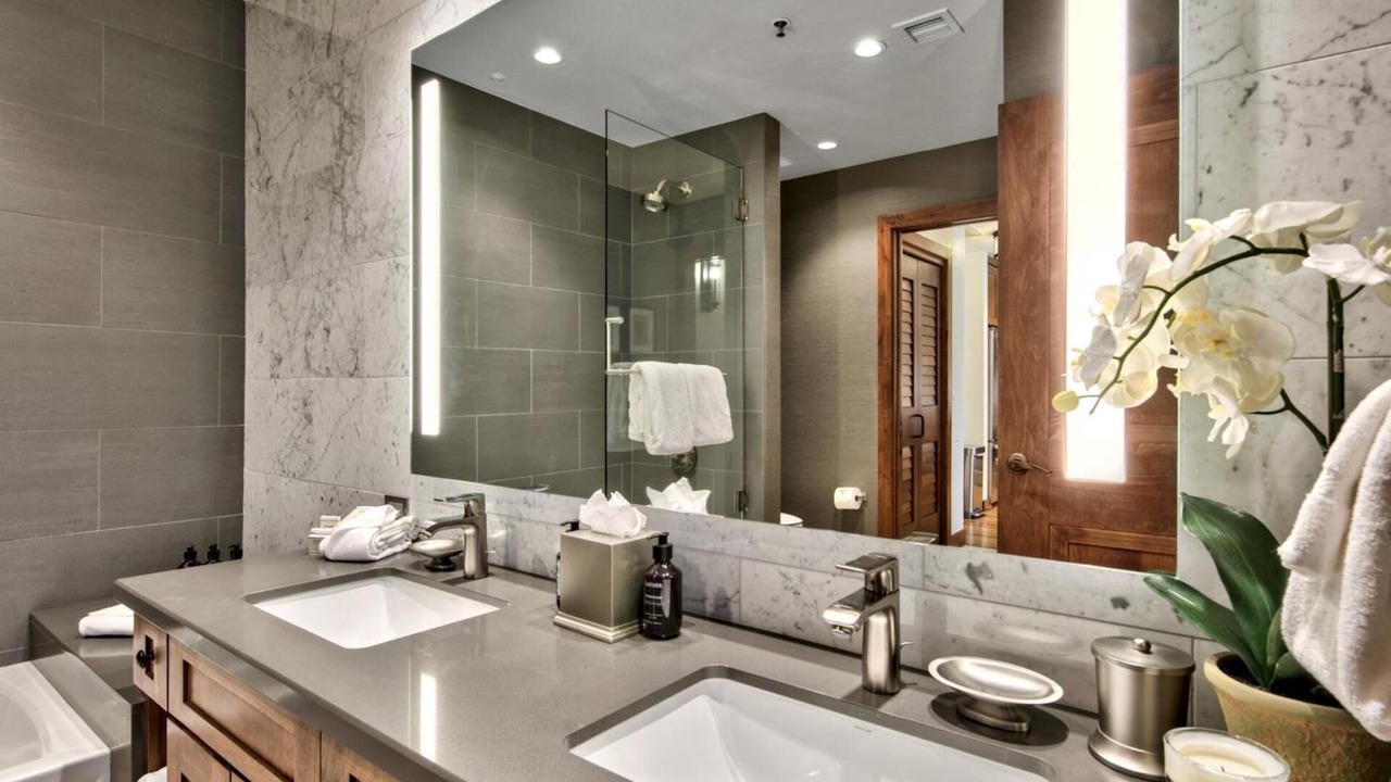 Photo of Bathroom in Lakeside Park