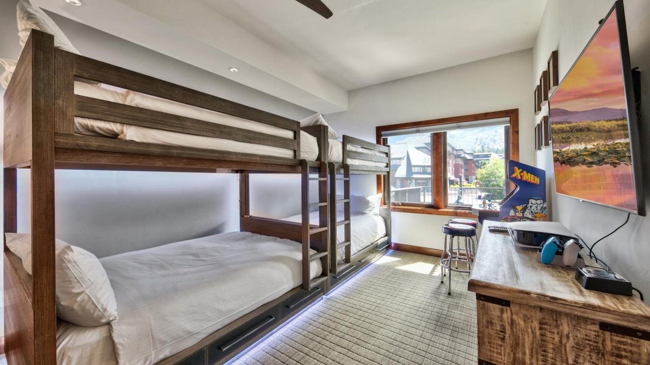 Photo of Bedroom in Lakeside Park