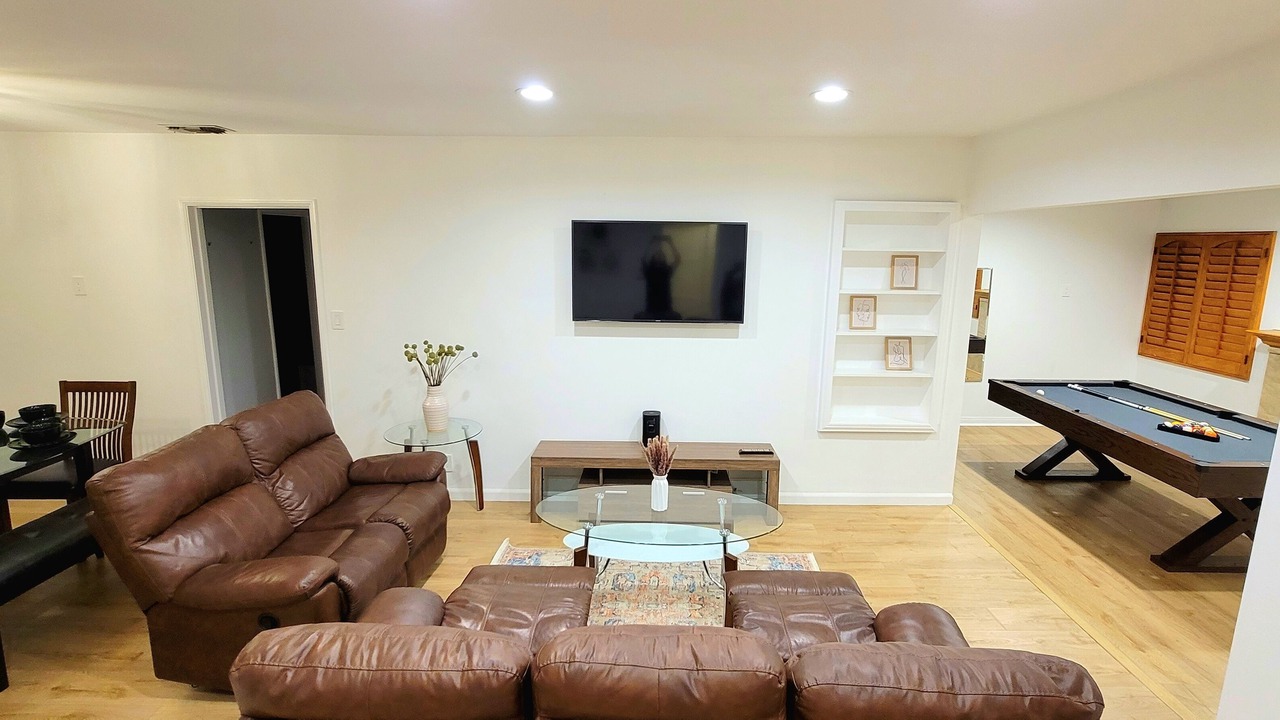 Photo of Livingroom in Reseda
