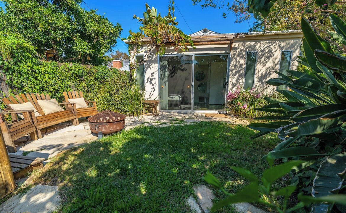Photo of Outdoor in Valley Glen