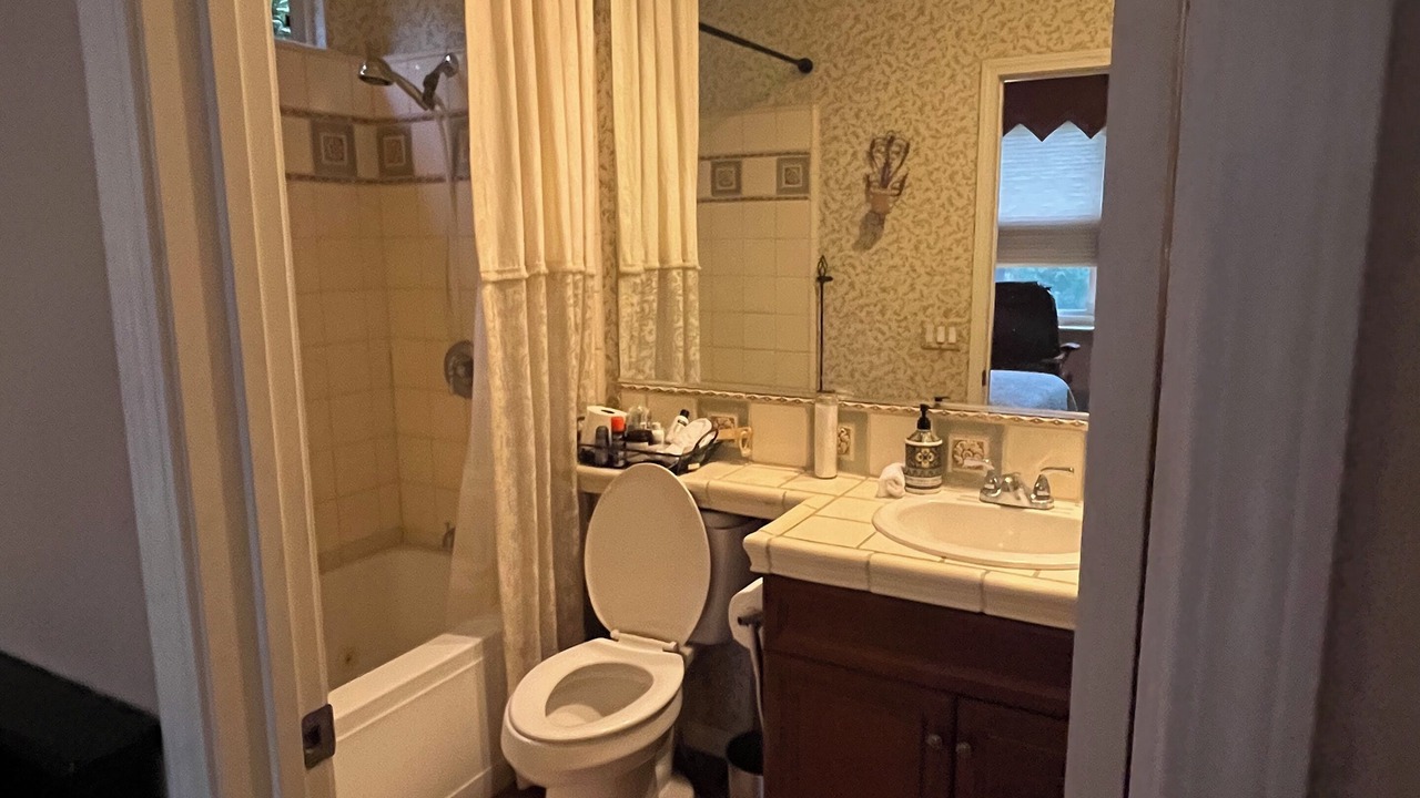 Photo of Bathroom in Moorpark