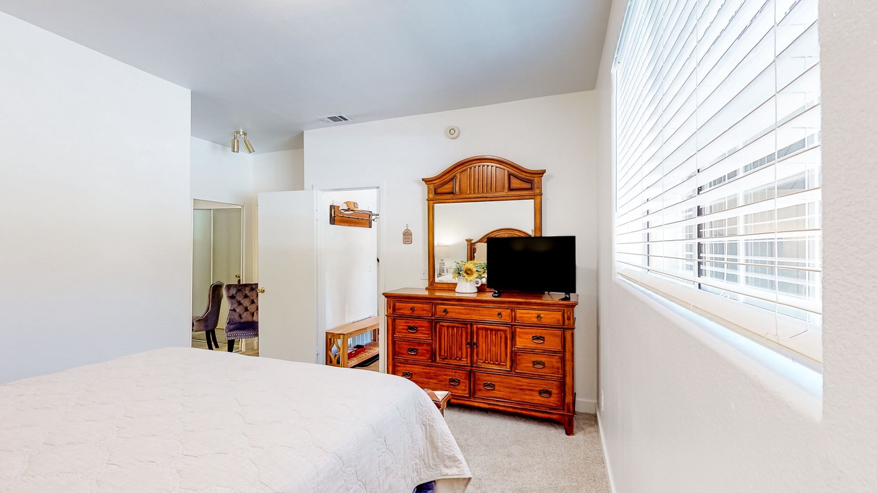 Photo of Bedroom in Crestline