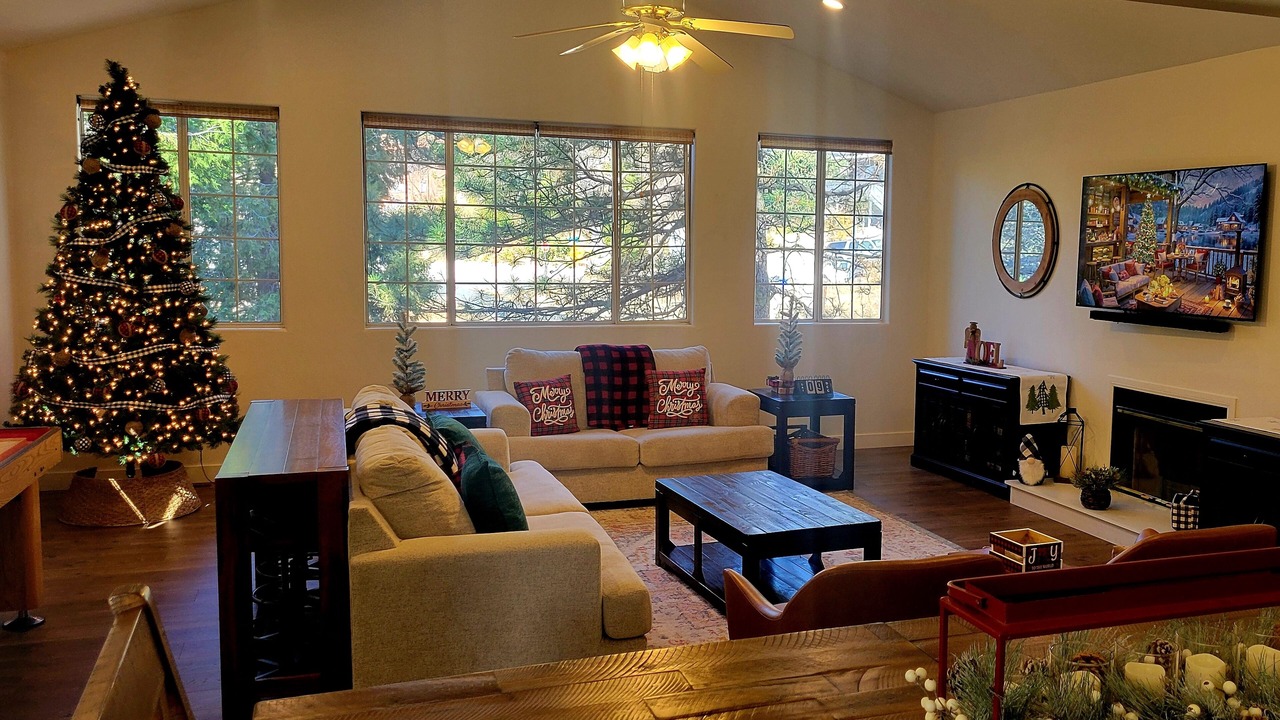 Photo of Livingroom in Crestline