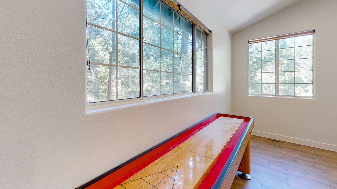 Photo of Bedroom in Crestline