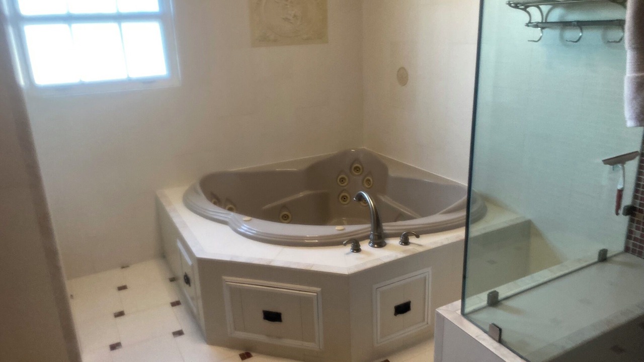 Photo of Bathroom in Los Angeles