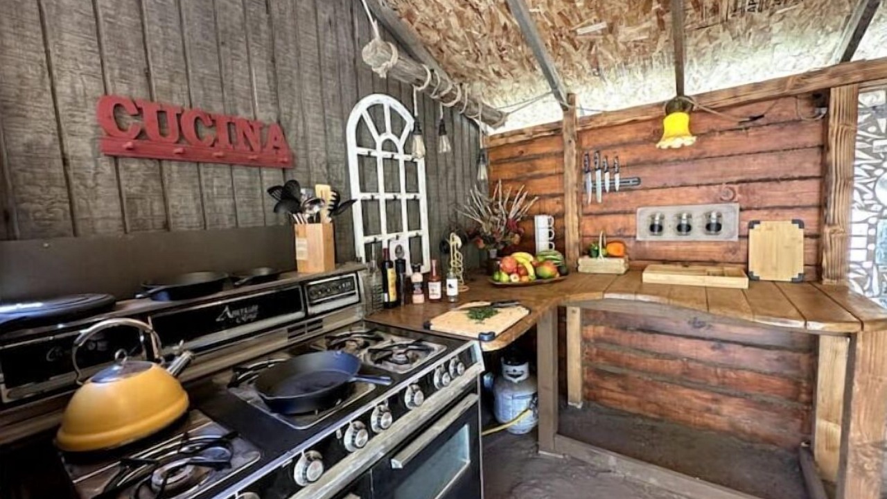 Photo of Kitchen in Leona Valley