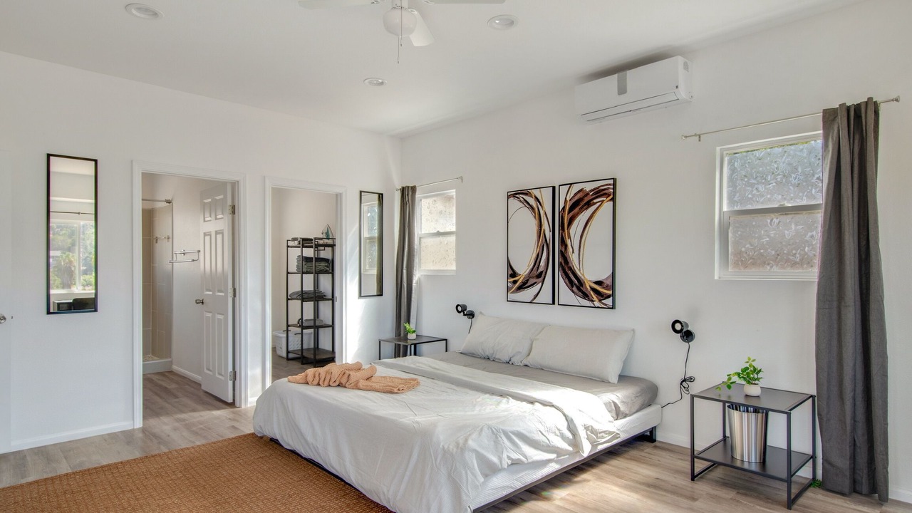 Photo of Bedroom in Vista