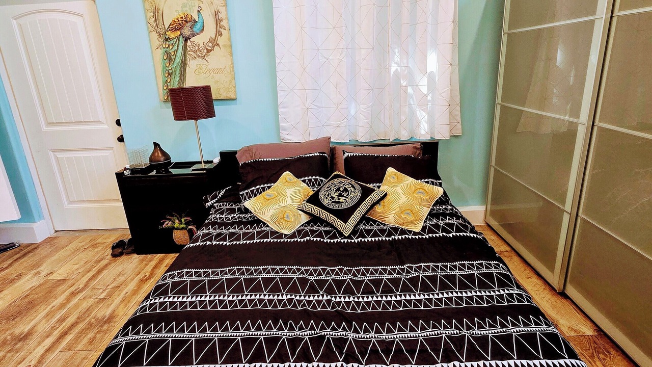 Photo of Bedroom in Reseda