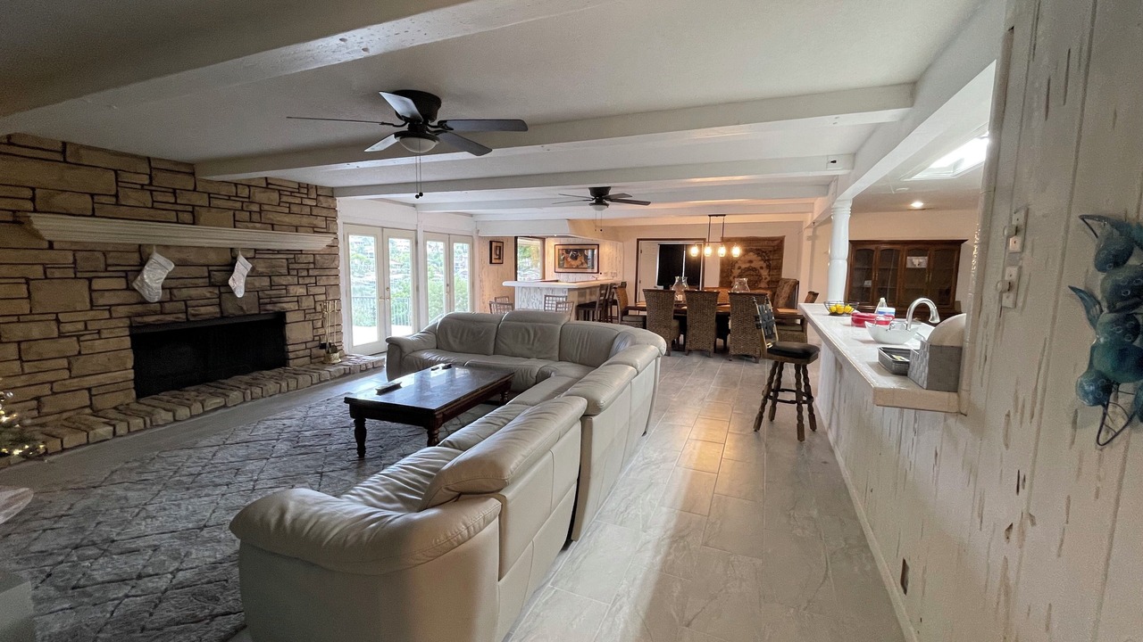 Photo of Livingroom in Canyon Lake
