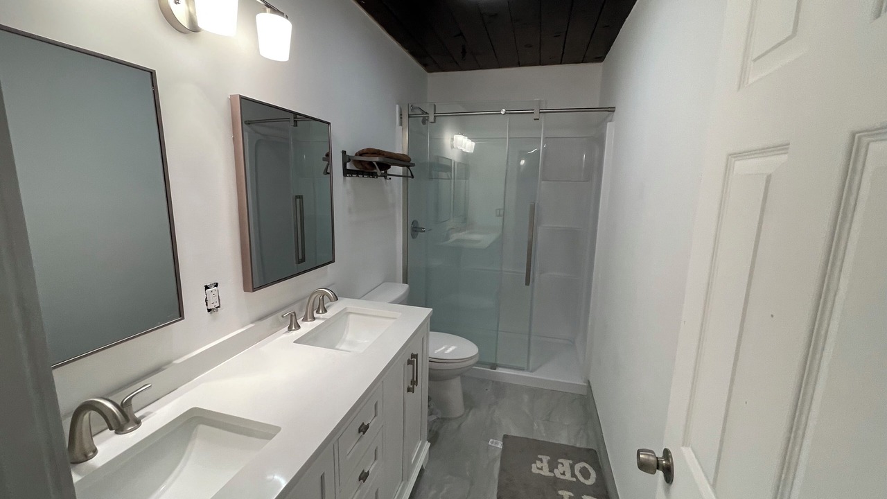 Photo of Bathroom in Canyon Lake