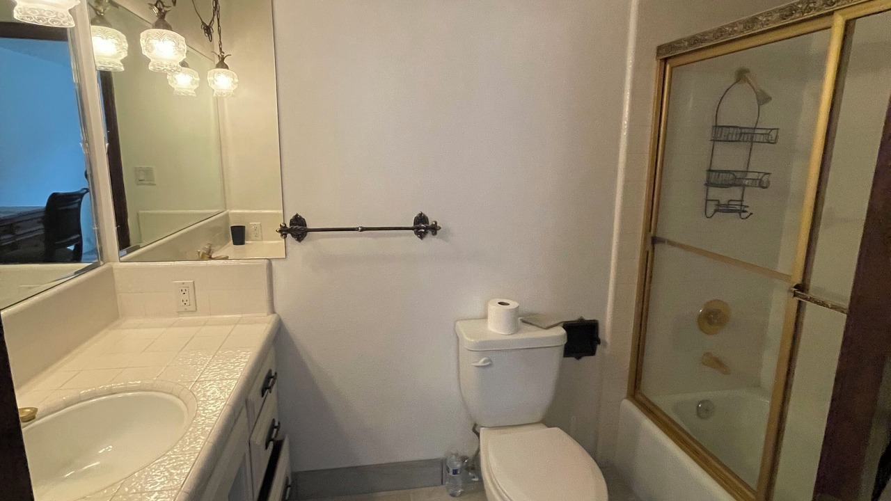 Photo of Bathroom in Canyon Lake