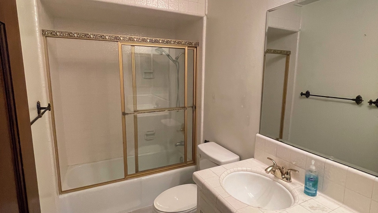 Photo of Bathroom in Canyon Lake