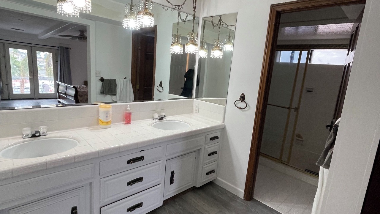 Photo of Bathroom in Canyon Lake