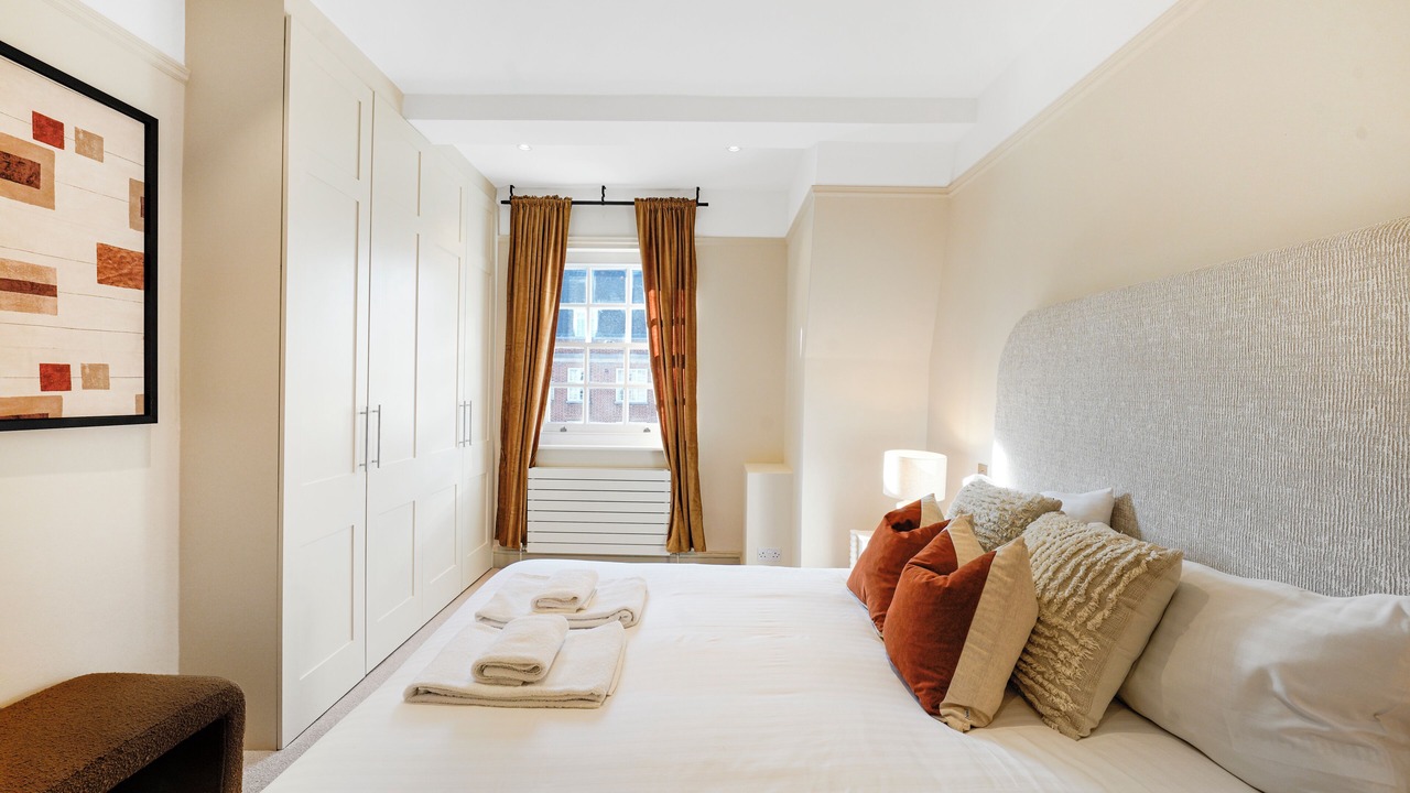 Photo of Bedroom in Royal Borough of Kensington and Chelsea