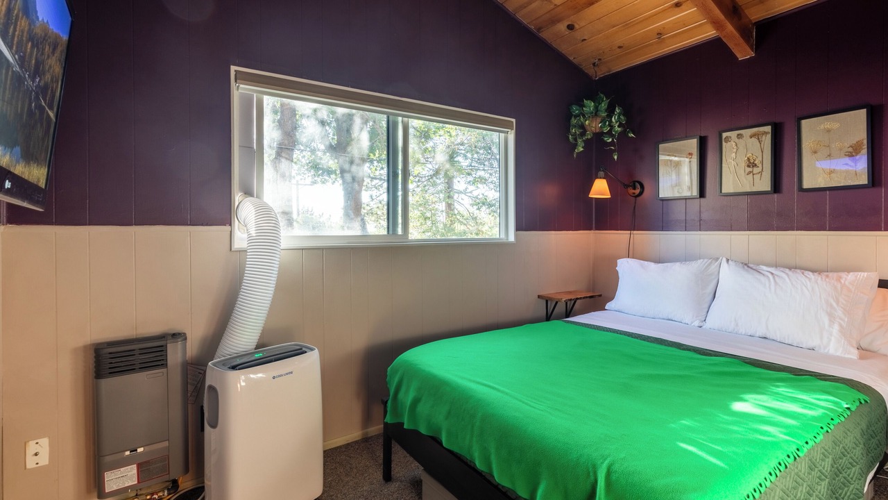 Photo of Bedroom in Green Valley Lake