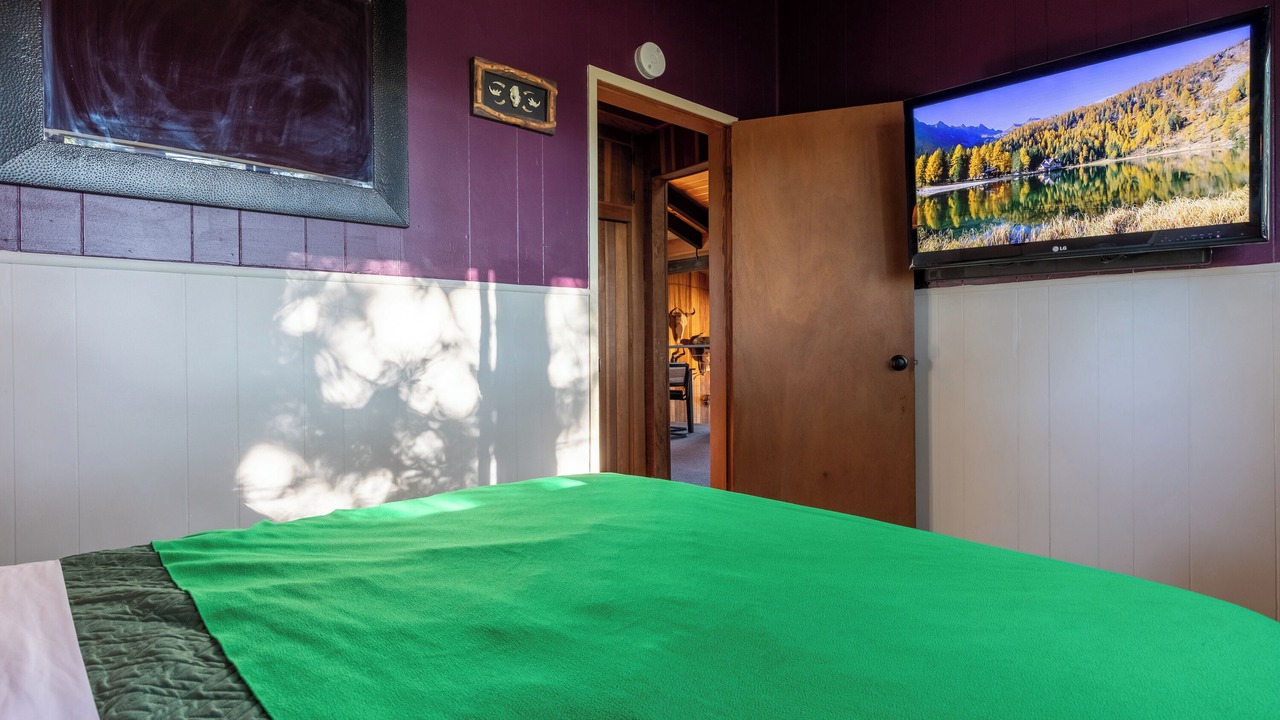 Photo of Bedroom in Green Valley Lake