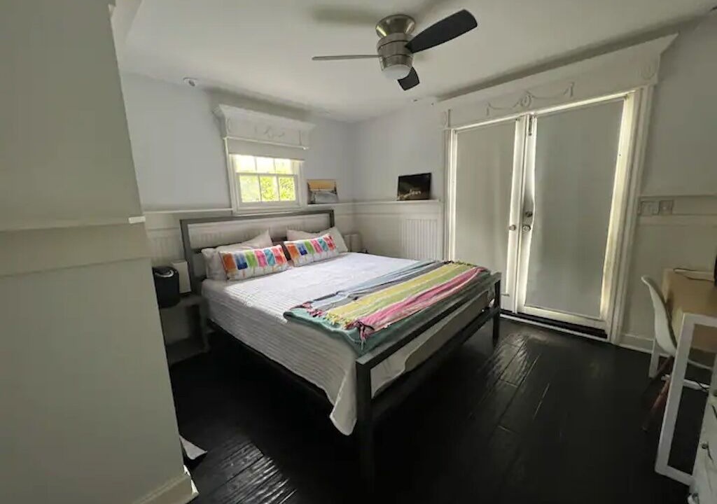 Photo of Bedroom in Cardiff-by-the-Sea