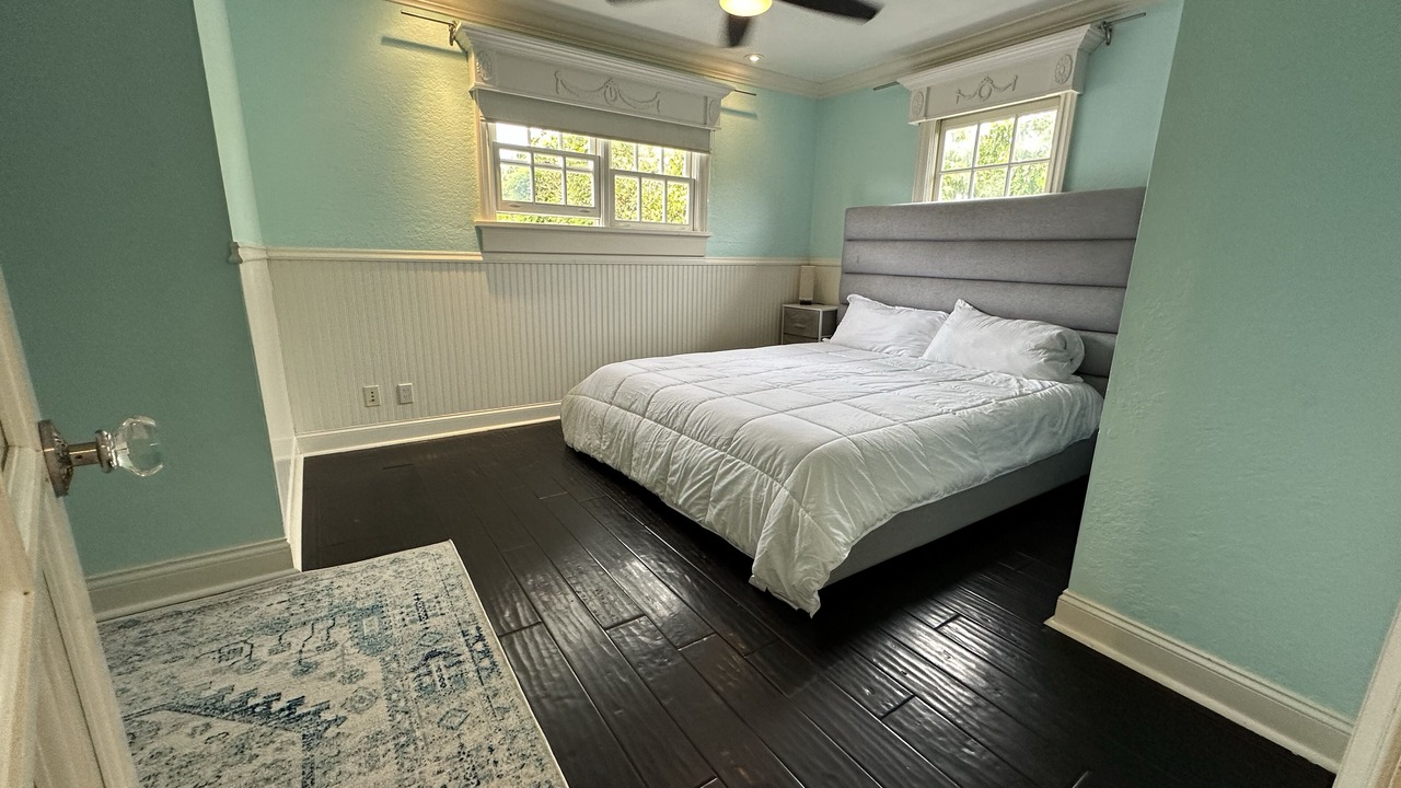Photo of Bedroom in Cardiff-by-the-Sea