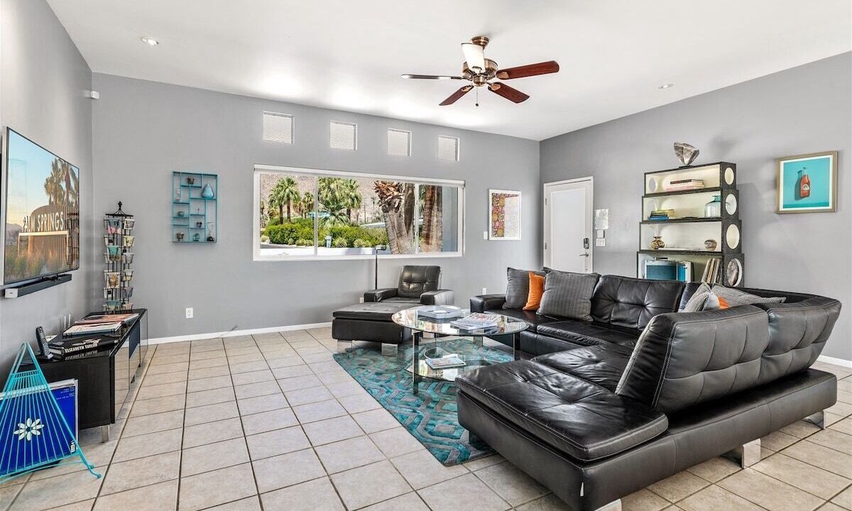 Photo of Livingroom in Warm Sands