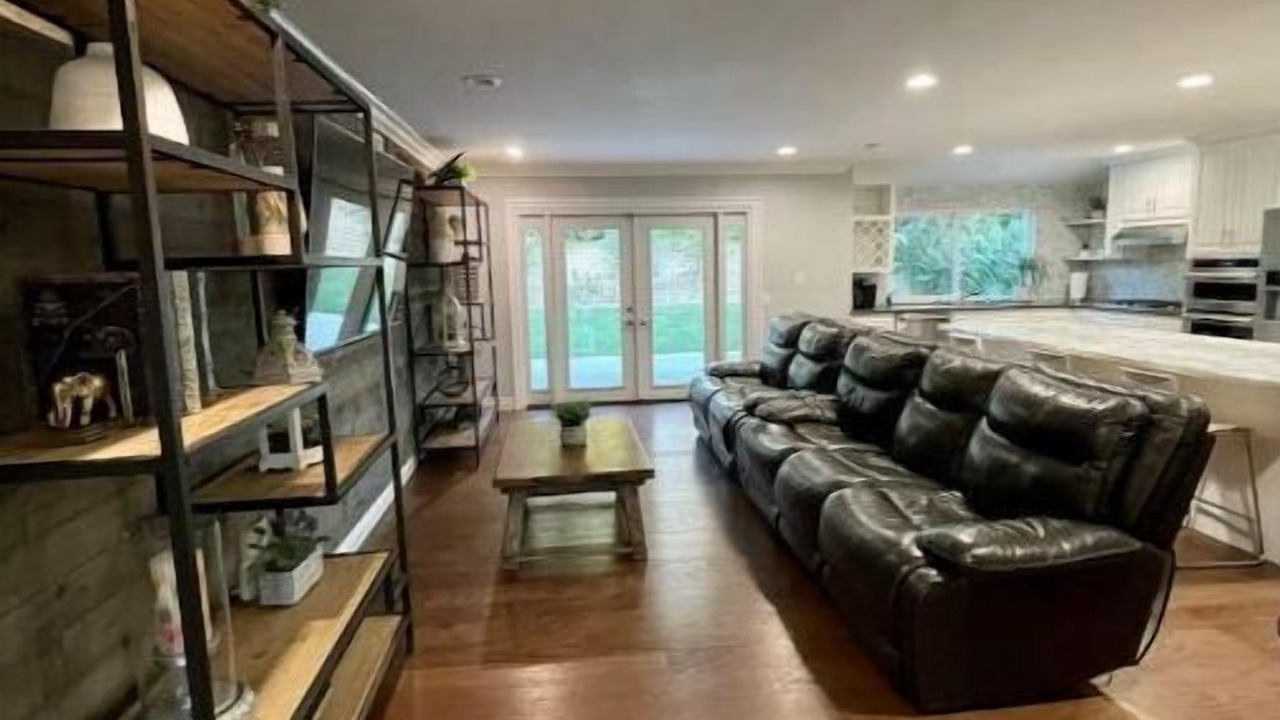 Photo of Livingroom in Claremont