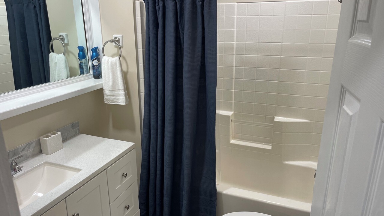 Photo of Bathroom in Freshwater