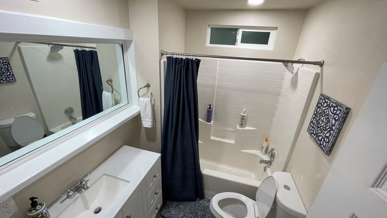 Photo of Bathroom in Freshwater