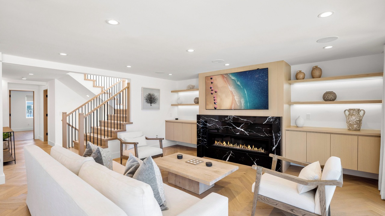 Photo of Livingroom in Silver Strand