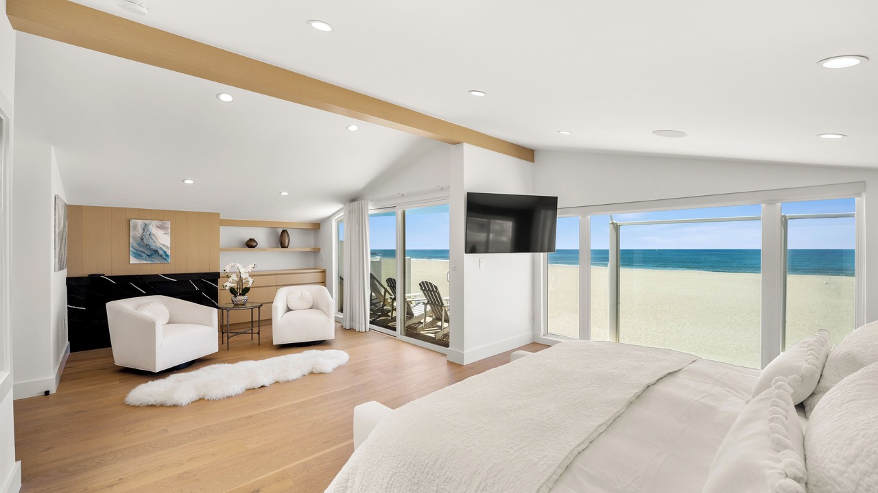 Photo of Bedroom in Silver Strand