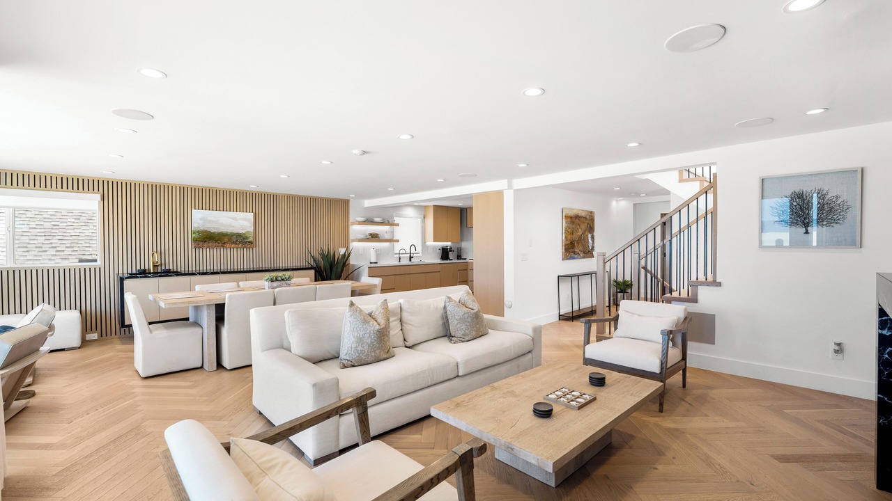 Photo of Livingroom in Silver Strand