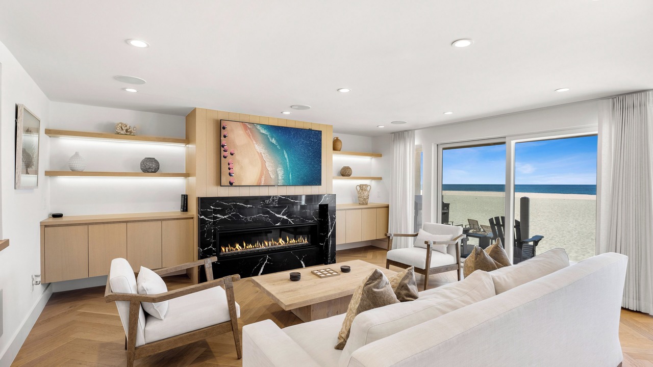 Photo of Livingroom in Silver Strand