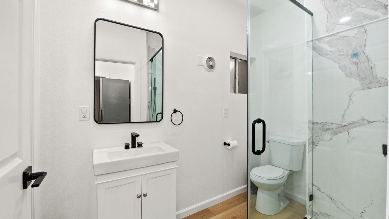 Photo of Bathroom in Downtown Oakland