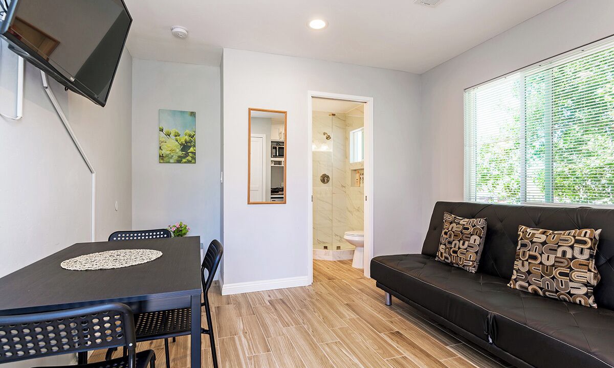Photo of Livingroom in University City