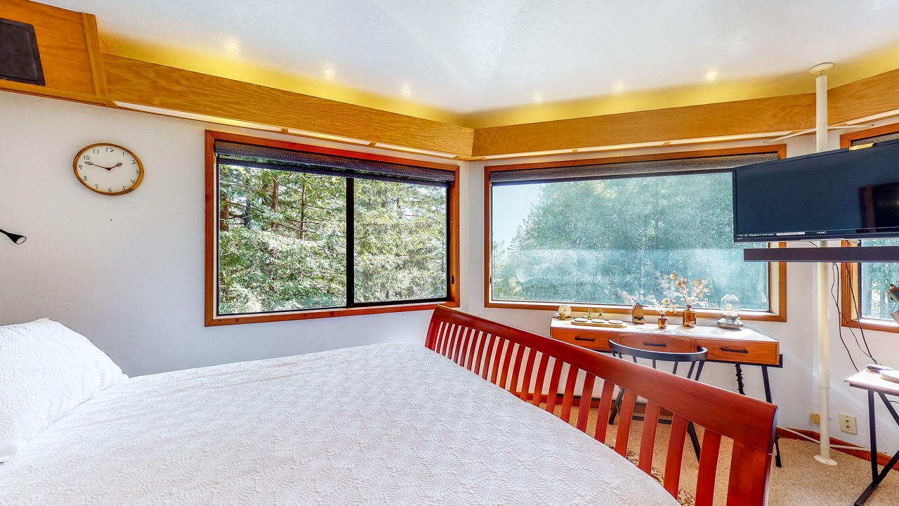 Photo of Bedroom in Timber Cove
