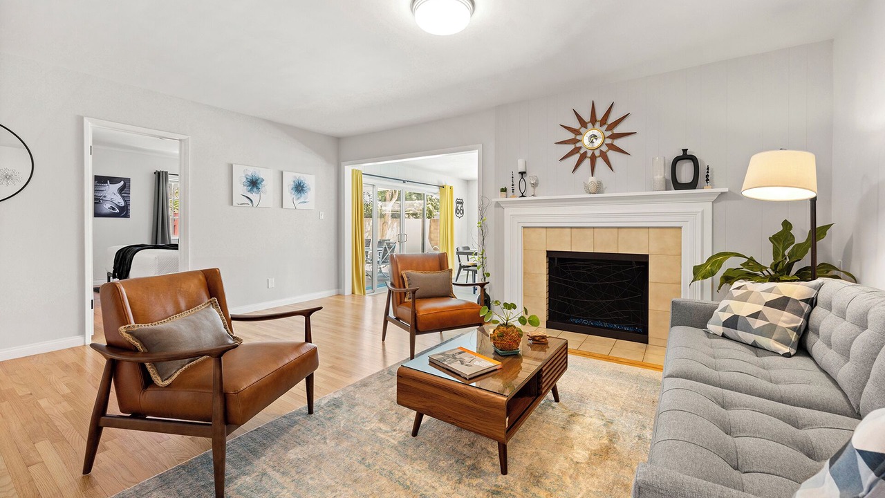 Photo of Livingroom in Fullerton