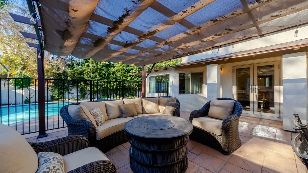 Photo of Patio Balcony in Toluca Lake